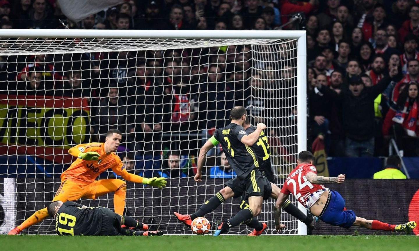 Atletico, ma quale potere Juve? Anche il gol di Gimenez è irregolare!