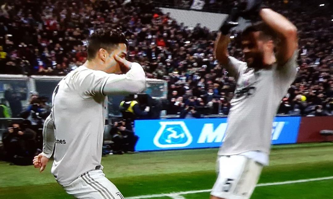 Ronaldo e Dybala, ecco la 'Ssssiuuu-Mask' FOTO