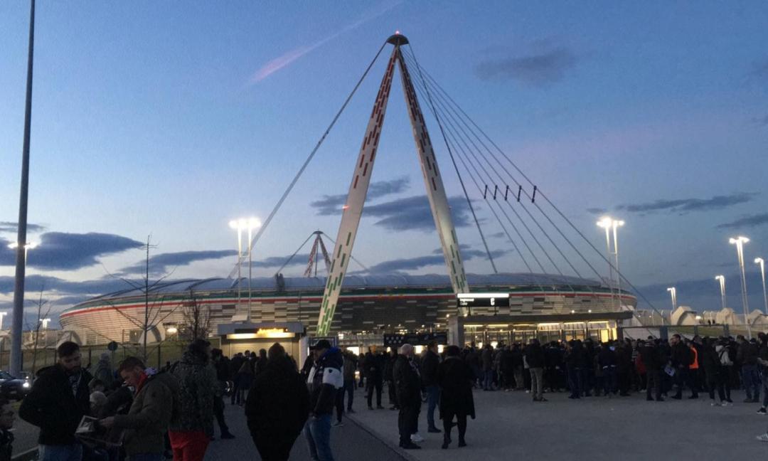 Juve-Ajax, delusione infinita. I tifosi: 'Via Allegri e Dybala' - VIDEO