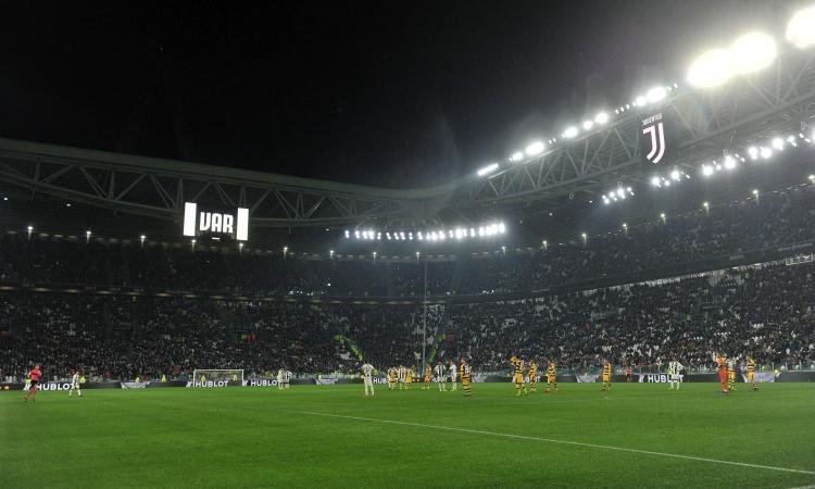 Juventus-Milan, le FOTO e i VIDEO del prepartita: atmosfera bollente allo Stadium