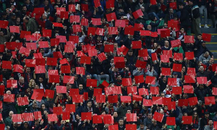 Il delirio dei milanisti: 'Noi in Europa League per colpa della Juve'