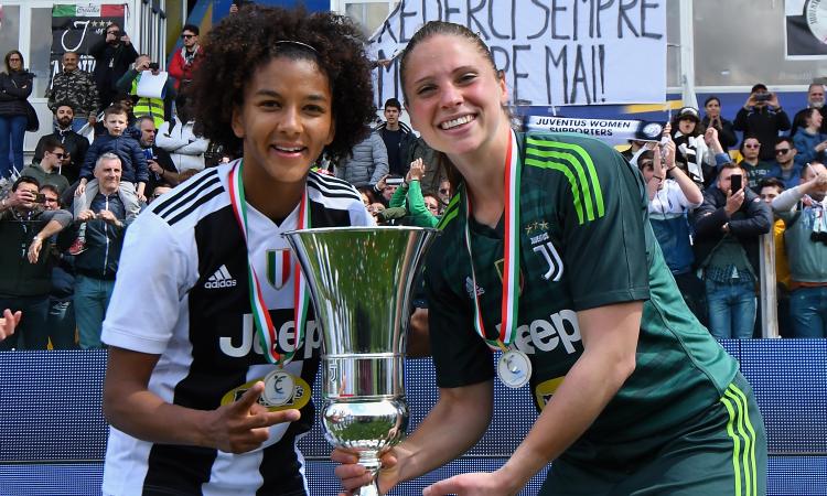 Festa Juve Women allo Stadium: Gama alza la Coppa dello scudetto