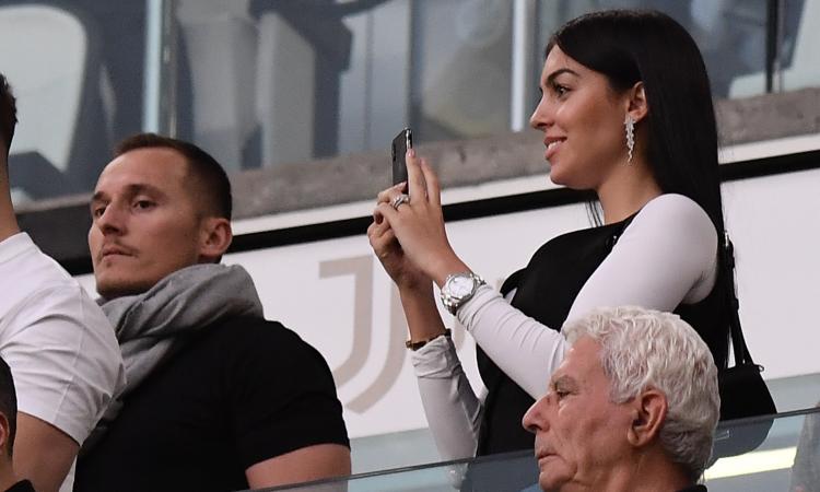 Georgina esulta per lo scudetto di Ronaldo: 'Campione' FOTO