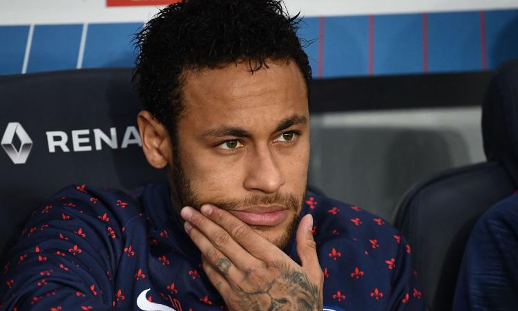 Il Psg perde la Coppa, Neymar reagisce male con i tifosi VIDEO
