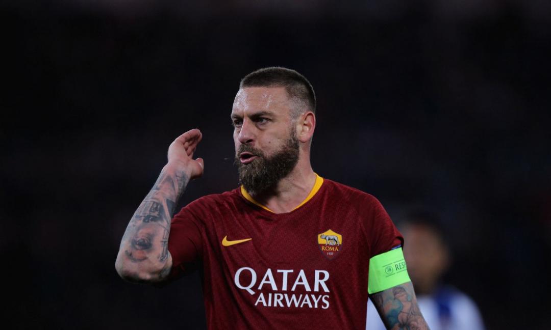 Roma, caos totale: da gli striscioni a De Rossi 'Ora non rinnovo' FOTO