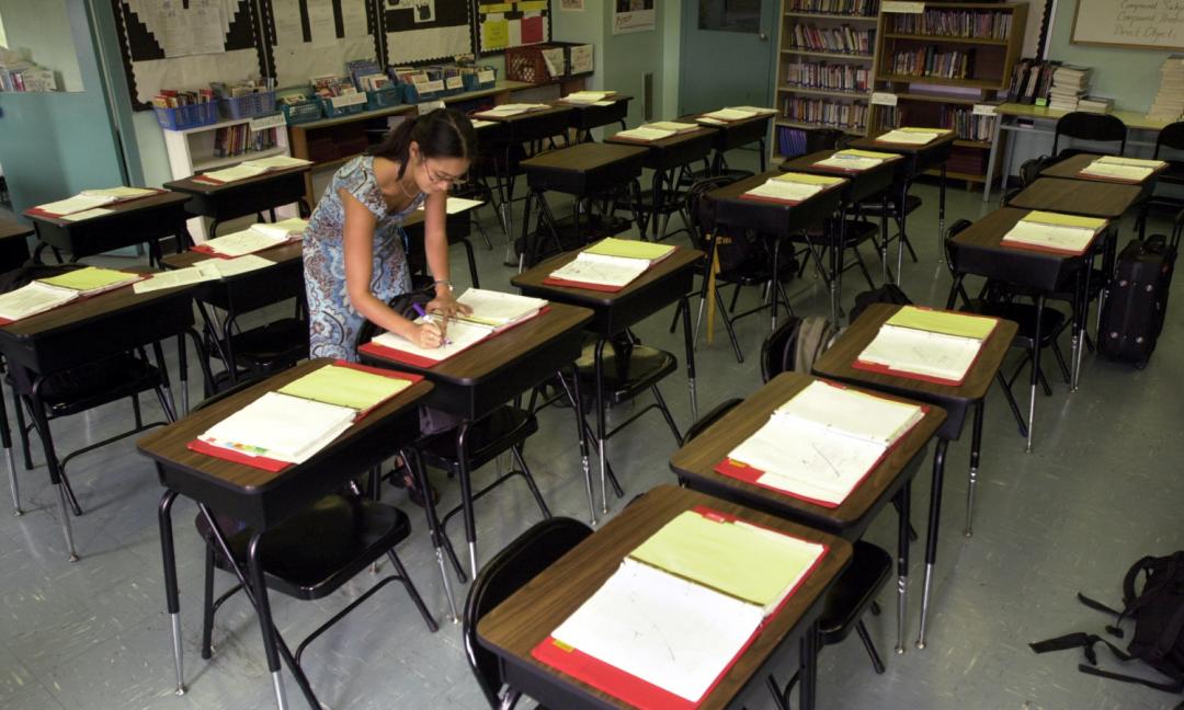 Tutti promossi a scuola: niente esame di terza media, la maturità solo orale in via telematica