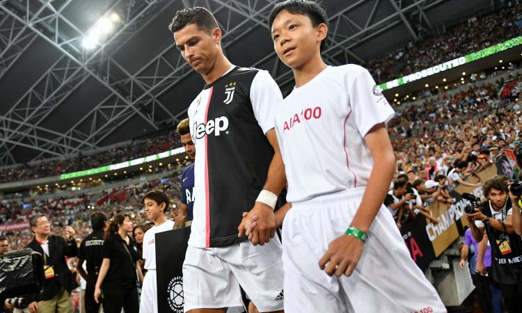 Ronaldo in panchina in Corea: chiesto un folle rimborso alla Juve