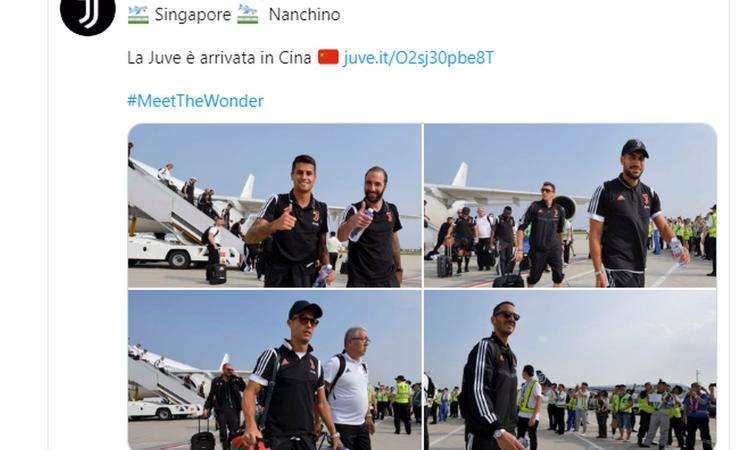 La Juve è atterrata a Nanchino, in prima fila Higuain e Cancelo FOTO