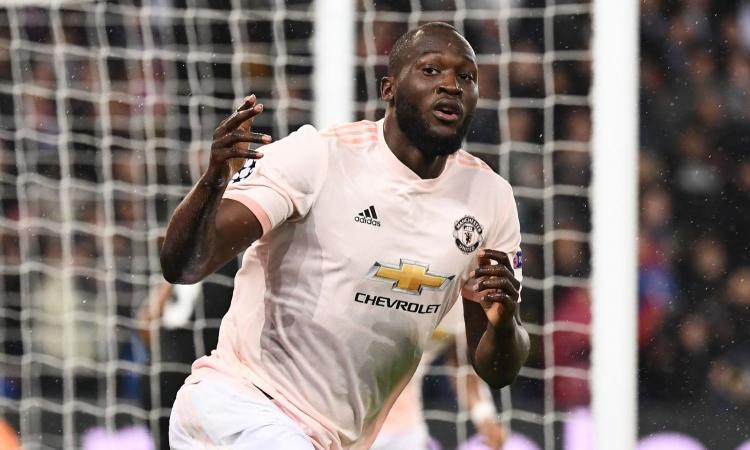 Llorente 'libera' Lukaku: l'Inter accelera, ma la Juve non molla