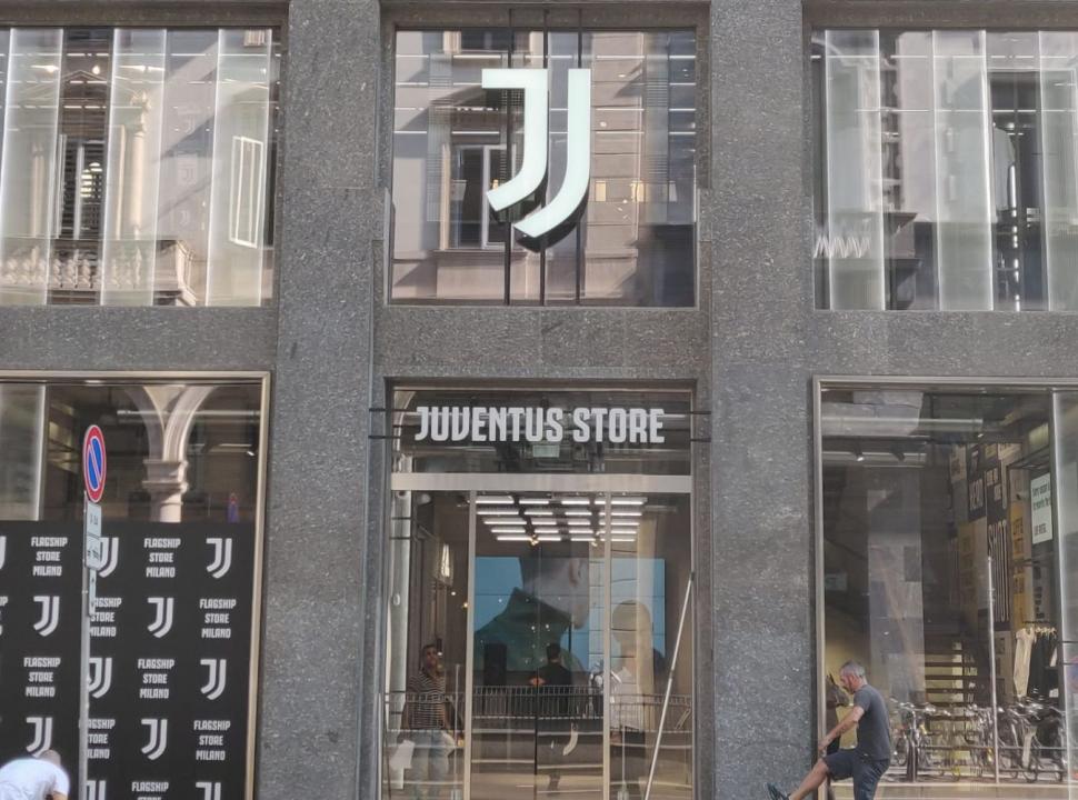 Juventus apre un nuovo J Store a Cortina ilbianconero