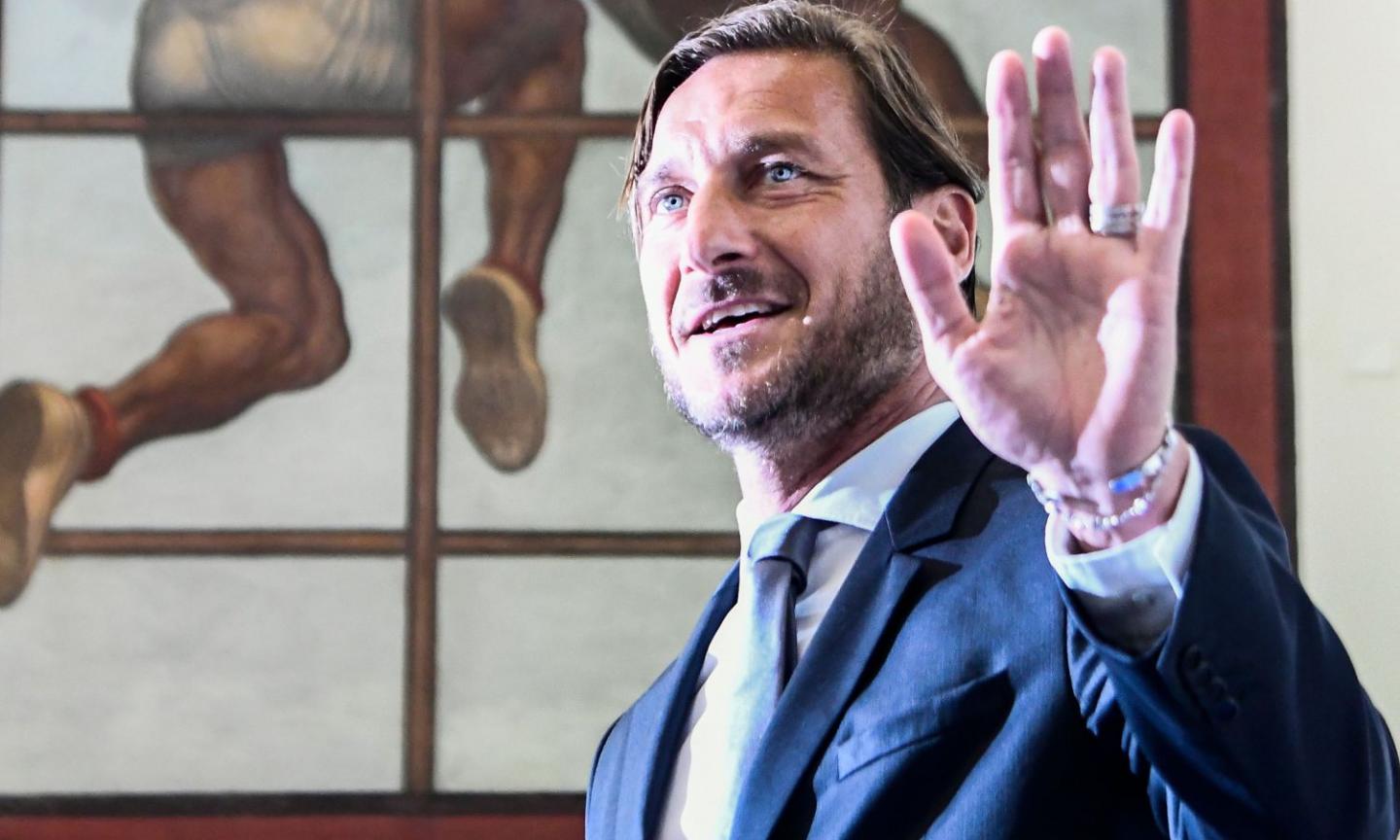 Totti non molla: 'Ho due offerte per tornare, non stavo scherzando'