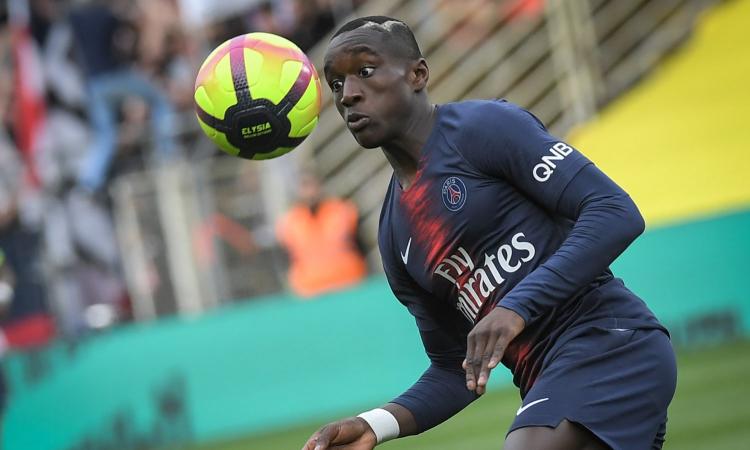 Chi è Nsoki, terzino gioiello del PSG: la Juve sfida due big di Francia