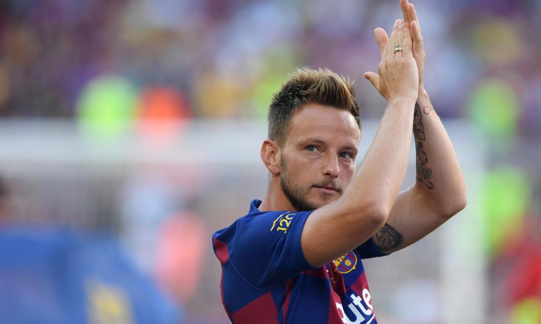 Rakitic costa la metà: c'è la Juve, è corsa a cinque