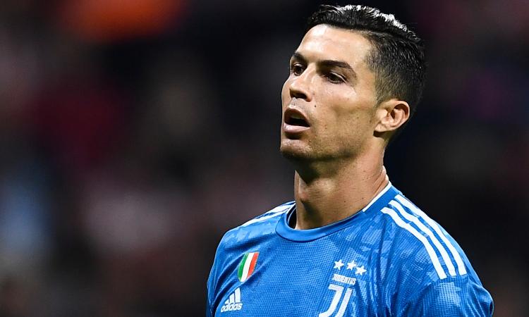 Ronaldo, dalle strigliate ai compagni al gol mancato: gli sfottò ai tifosi questa volta non pagano