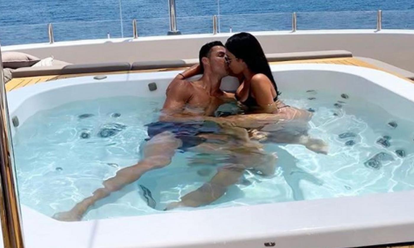 Ronaldo, che FOTO con Georgina alla vigilia del raduno Juve! |  ilbianconero.com