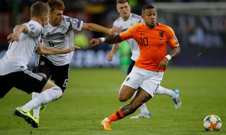 Mercato Juve, il retroscena: 'Il legale di Depay aspettava la risposta di Cherubini'