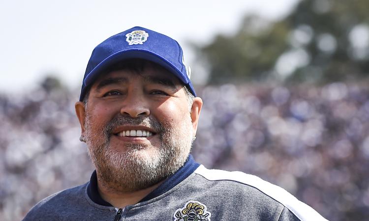 Maradona e i top player: 'In attacco? Metto Messi e Ronaldo'