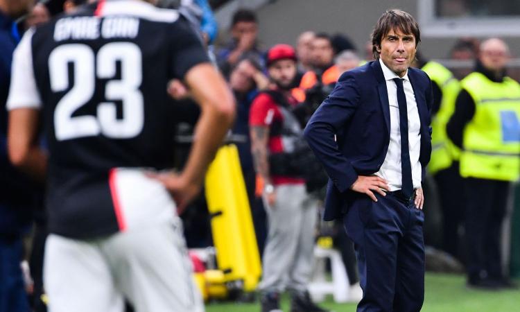 Conte, prima da avversario. Insultato dai tifosi Juve, poi la beffa: 'Salta con noi'