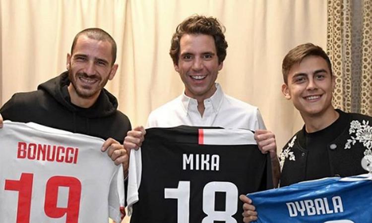 Agnelli, Bonucci e Dybala insieme a Mika: il VIDEO dell'incontro