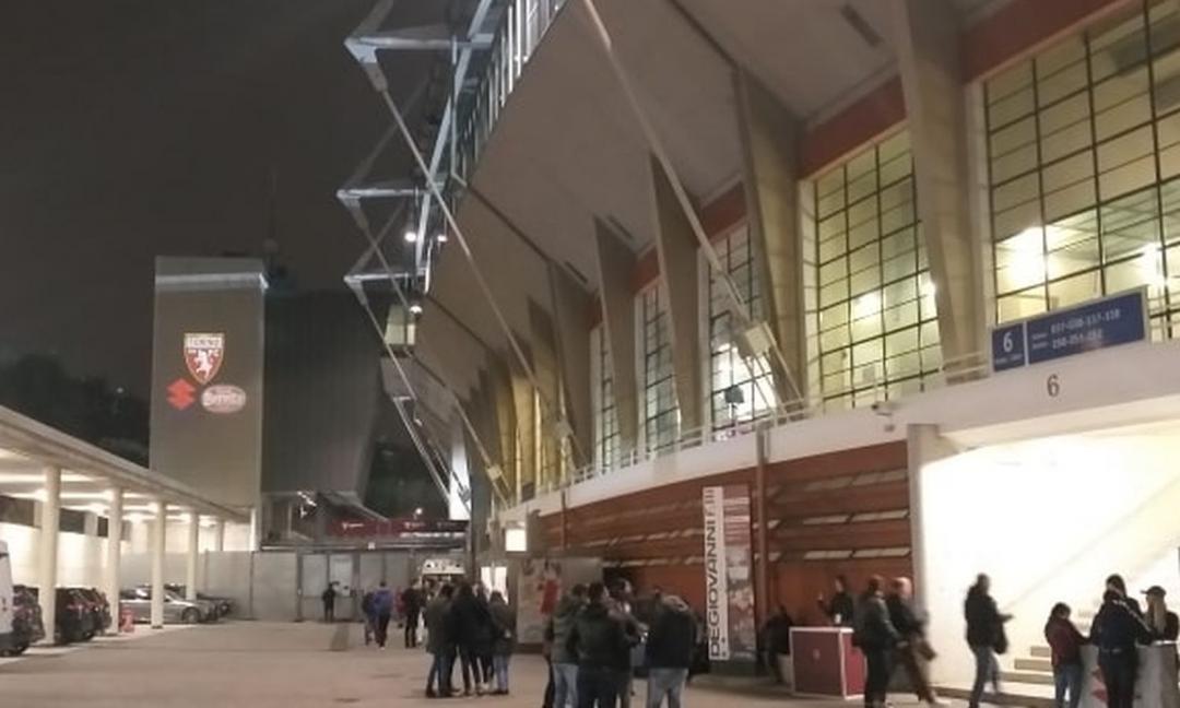 Torino-Juve, febbre derby: l'arrivo delle squadre allo stadio VIDEO