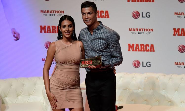 Georgina mostra l’anello: matrimonio in vista per Cristiano Ronaldo?