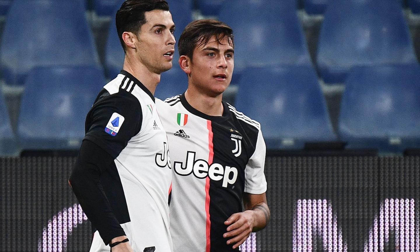 Supercoppa, Dybala mostra una maglia speciale FOTO