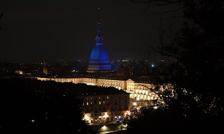 Coronavirus, incredibile a Torino: 'Vado a sco...le mie ragazze', denunciato