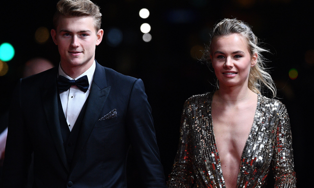 Annekee clamorosa al Pallone d'Oro: tifosi pazzi di lei! Poi pubblica De Ligt... FOTO