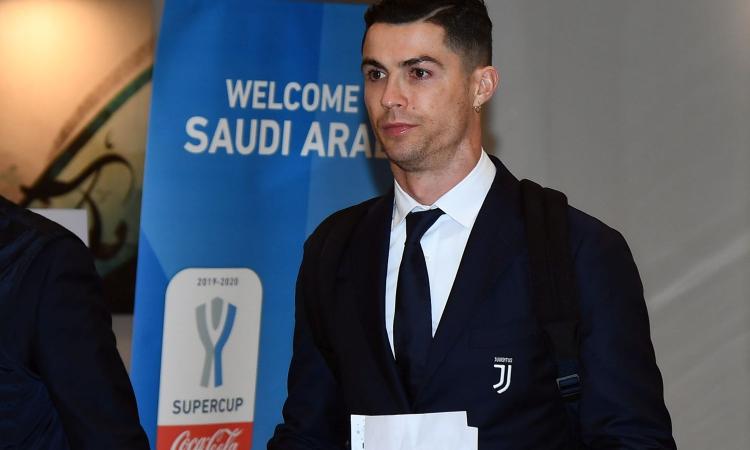 Roma-Juve: il selfie di Ronaldo con un tifoso VIDEO