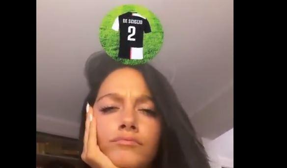 Oriana gioca con il filtro Juve, il calciatore che esce... VIDEO