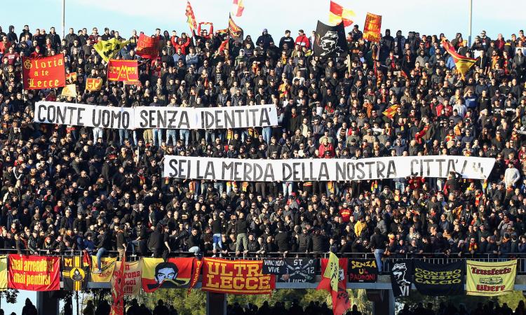 Lecce non perdona Conte, lo striscione: 'Uomo senza identità' FOTO
