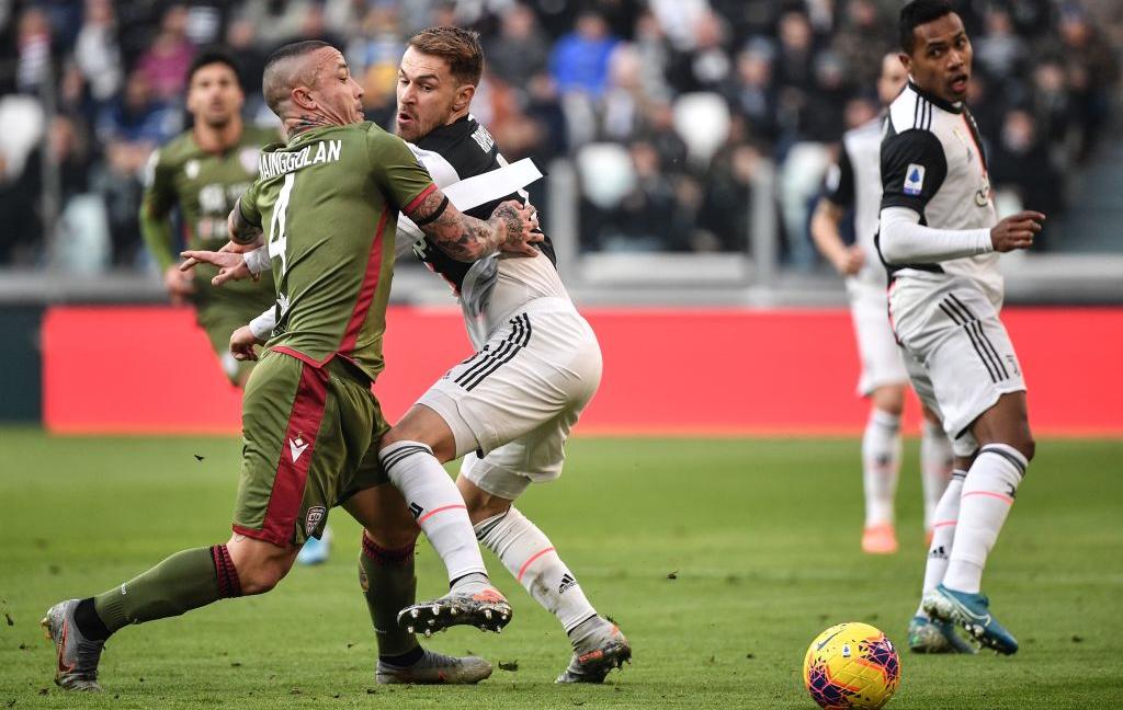 Cagliari-Juve, la società sarda carica la squadra: 'Cogliete l'occasione!'