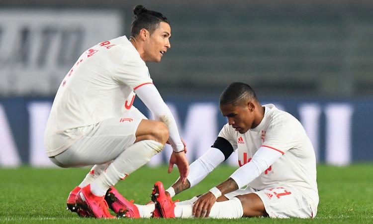 Lione-Juve, Douglas Costa e altri due vanno in tribuna