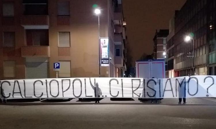 Juve-Inter rinviata, la curva nerazzurra prende posizione: 'Calciopoli, ci risiamo?'