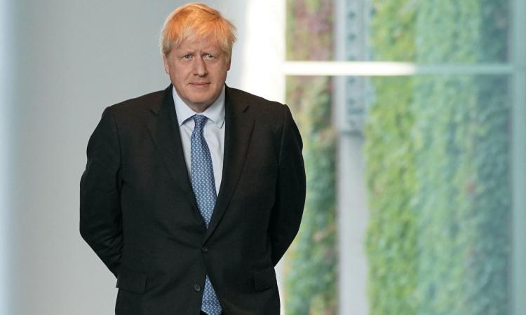 'Boris Johnson in terapia intensiva', ma è una fake news. Bufera sul tweet Rai