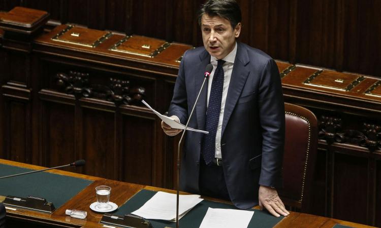 Coronavirus, Conte: '400 miliardi di euro per le imprese italiane'. Spadafora: '100 milioni per lo sport'