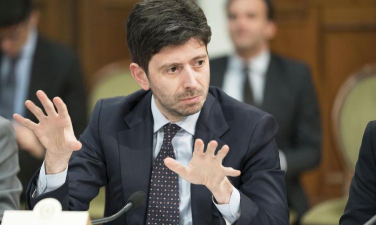 Ministro Speranza: 'Priorità alle scuole, non agli stadi. Sul protocollo...'