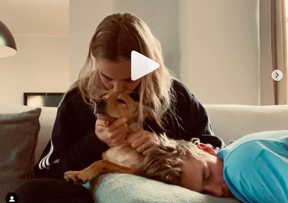 Juve, De Ligt dog sitter e Danilo superpapà: la giornata social GALLERY