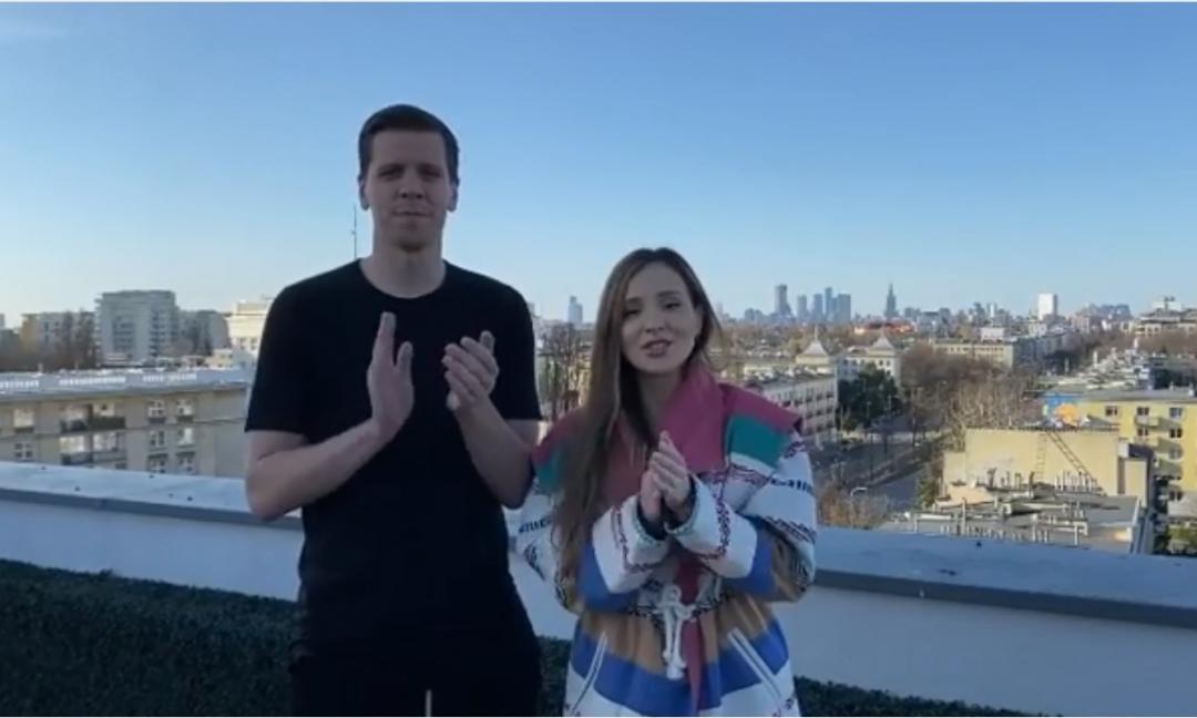 Szczesny e Marina dalla Polonia: 'Un applauso ai medici' VIDEO e FOTO