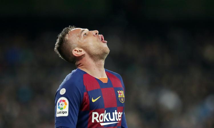 Barcellona, Setien: 'Arthur distratto dalla Juve. Ci parleremo'