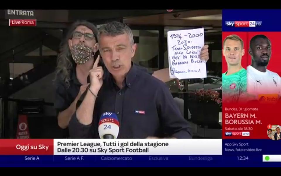 Si rivede Paolini, disturba in diretta: 'Scudetto alla Lazio!'