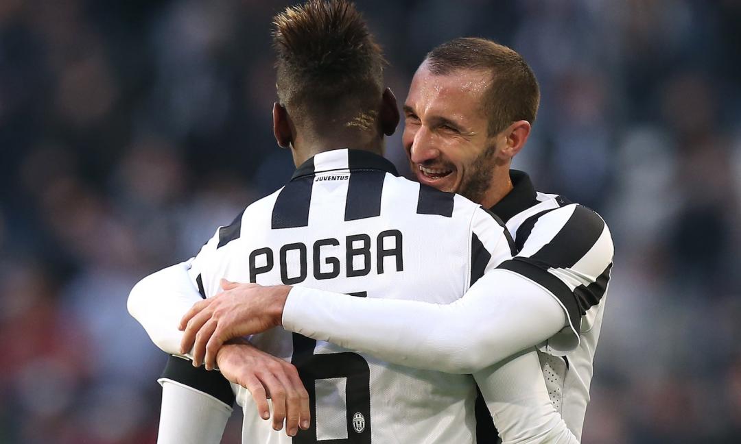 L'abbraccio tra Chiellini e Pogba all'Allianz Stadium: 'E' stato bello rivederti sorridere' FOTO