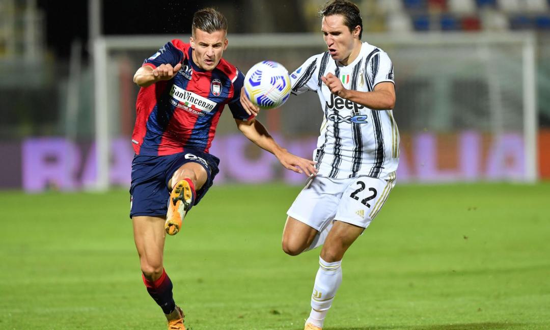 Juve, il rosso a Chiesa fa discutere. Gazzetta: 'Espulsione troppo severa'