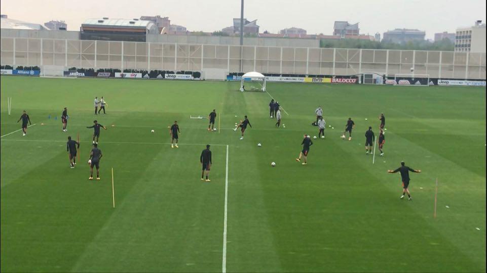 Juve, allenamento pre-Kiev: Alex Sandro assente, ci sono Ramsey e De Ligt FOTO e VIDEO