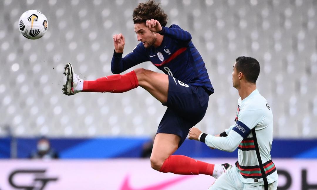 Flop con la Juve, bocciato anche nella Francia: 'Avresti voglia di urlargli contro'. Rabiot di nuovo nel tunnel