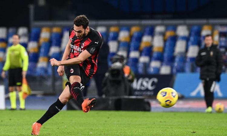 Calhanoglu e quel blitz a Torino: 'La Juve vuole la firma sul contratto'