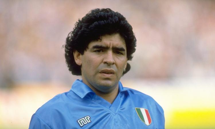 Maradona, la sua morte un anno fa: una statua al San Paolo nell'anniversario