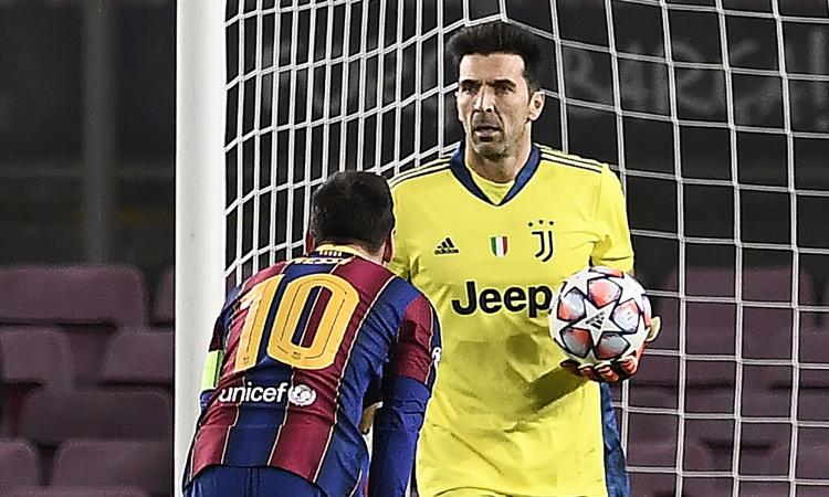 Gaffe social del Barça: esalta Buffon ma si dimentica di Ronaldo FOTO