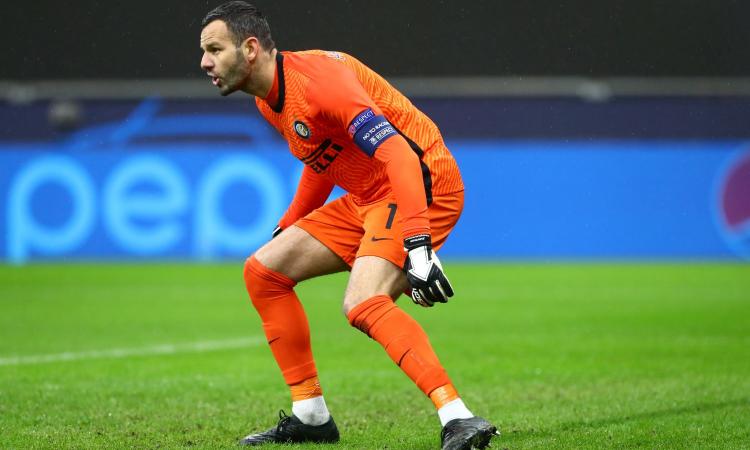 Inter, UFFICIALE: anche Handanovic positivo al Covid