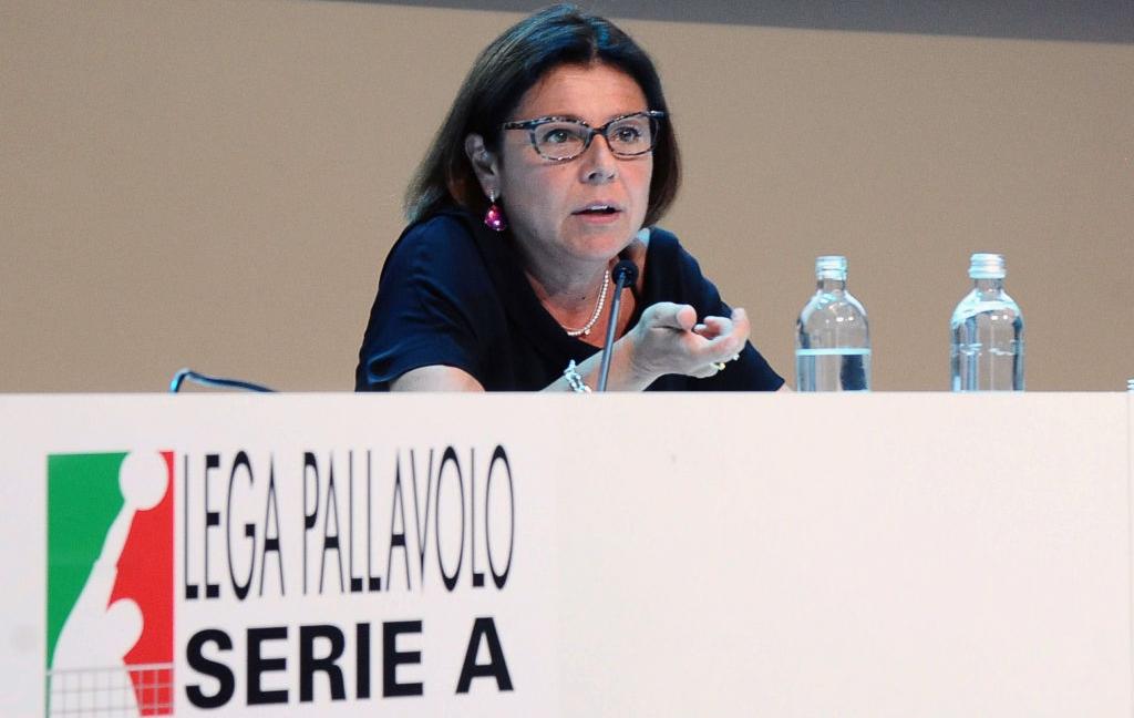 Caso Suarez, spunta la telefonata di Paratici alla ministra De Micheli. Ecco perché 'dichiara il falso'